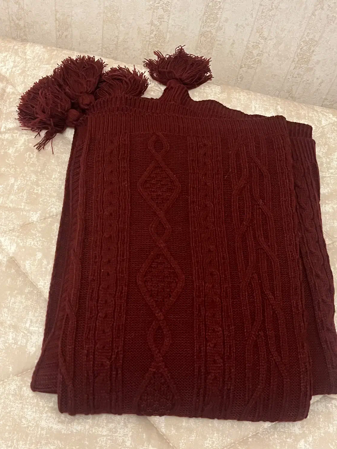 شال مبل|لباس|رشت, دیلمان|دیوار