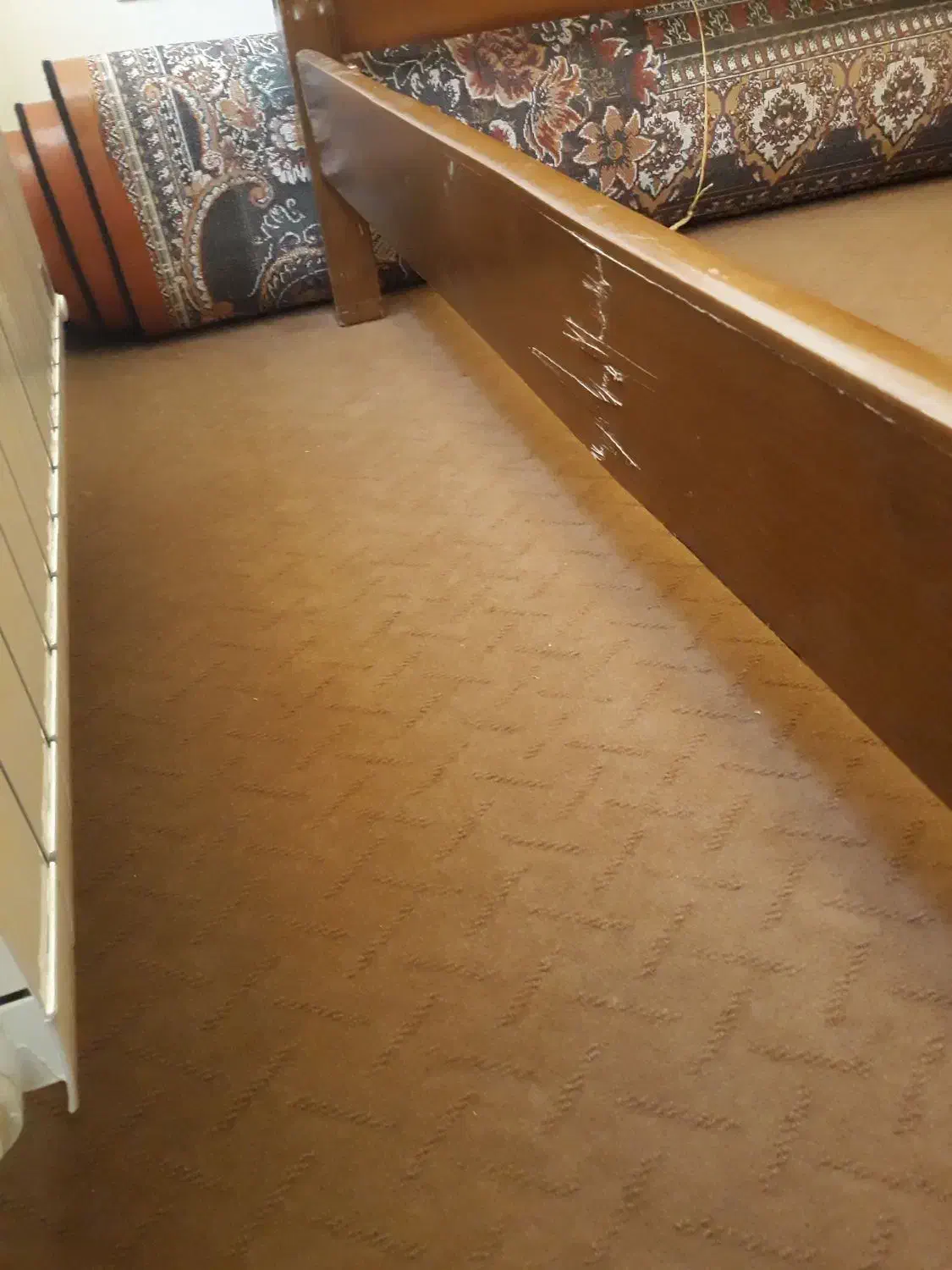 تخت دونفره چوب گردو|تخت و سرویس خواب|مبارکه, |دیوار