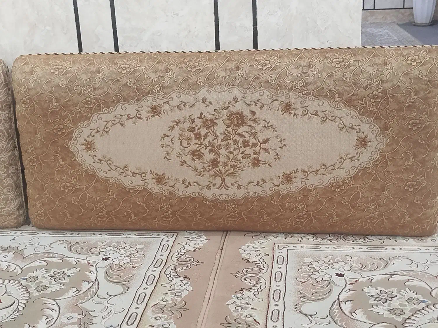 پشتی|پشتی|دورود, |دیوار