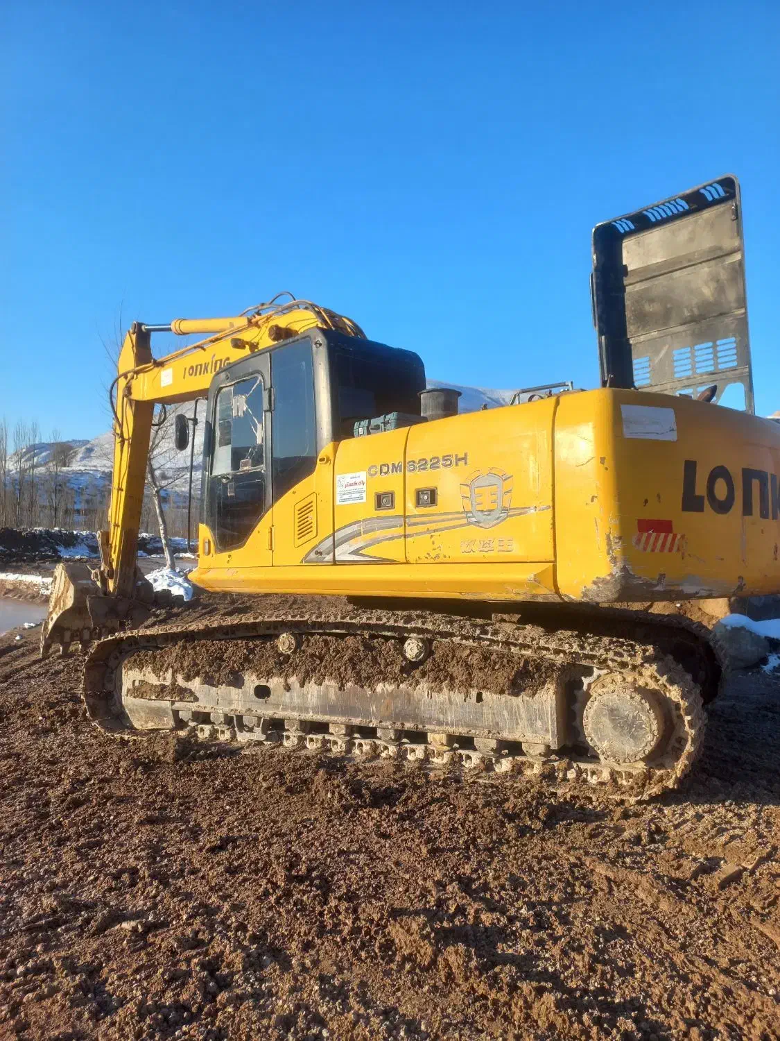 بیل مکانیکی ۲۲۵ مدل۲۰۱۶ سنددار درحد|خودرو سنگین|اردبیل, |دیوار