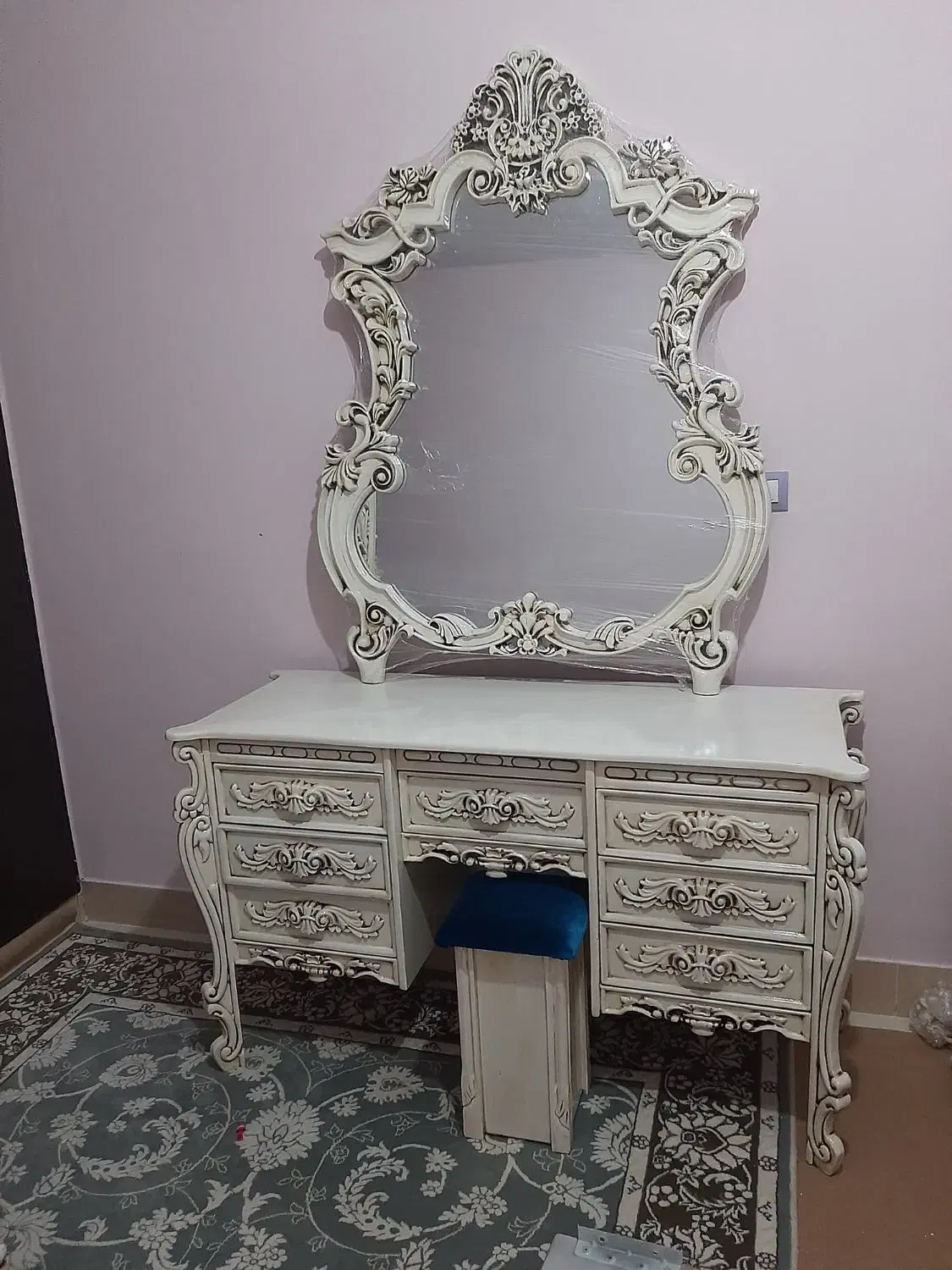 سرویس خواب سلطنتی بسیار تمیز|تخت و سرویس خواب|شیروان (خراسان), |دیوار