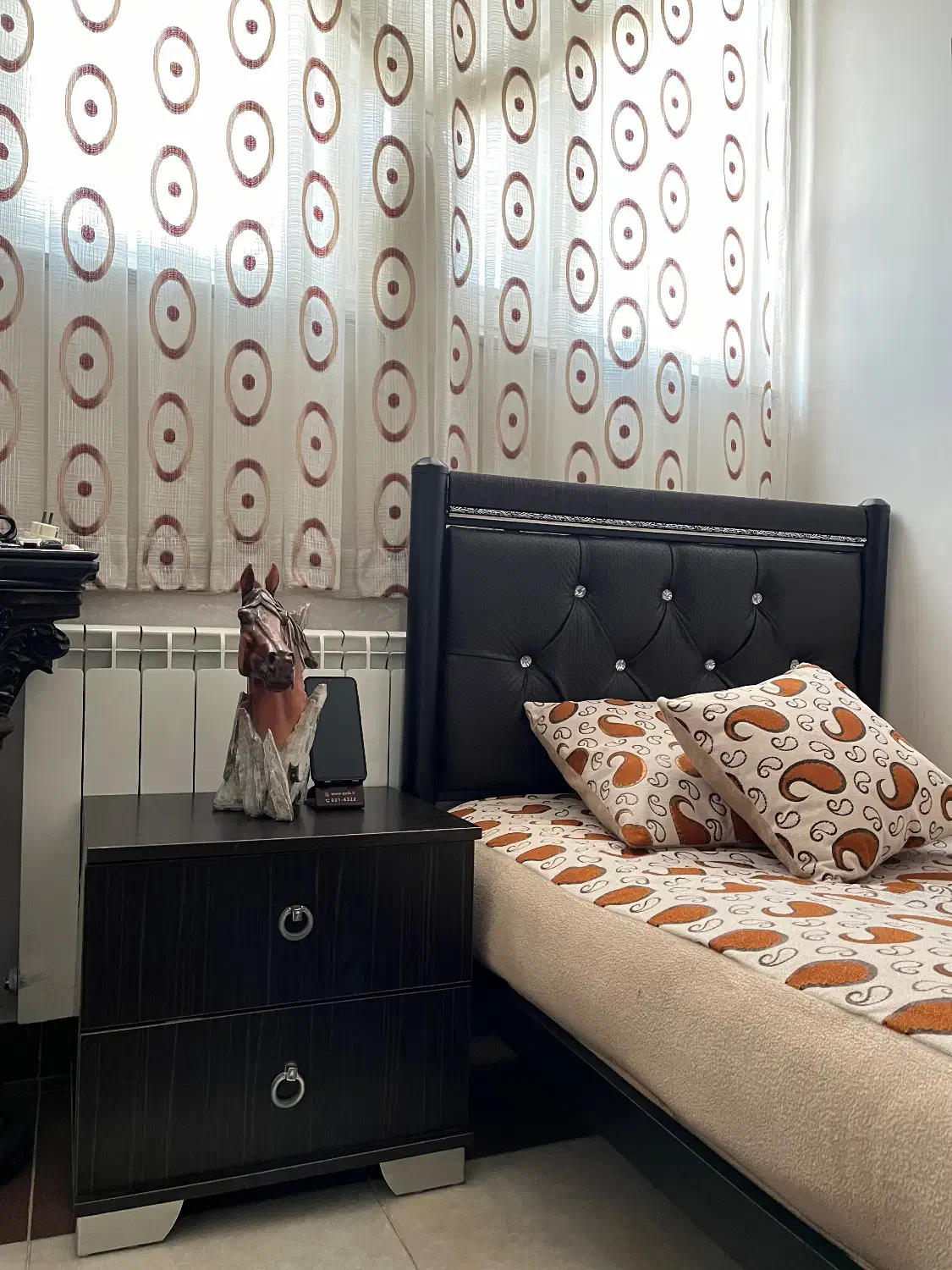 سرویس خواب تک نفره|تخت و سرویس خواب|بهار, |دیوار