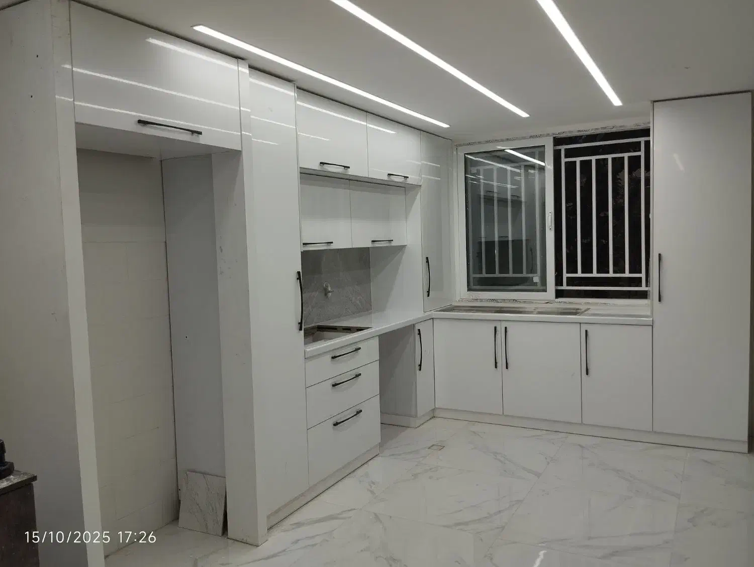 اجرای کابینت و کمد دیواری|مصالح و تجهیزات ساختمان|فولادشهر, B4|دیوار