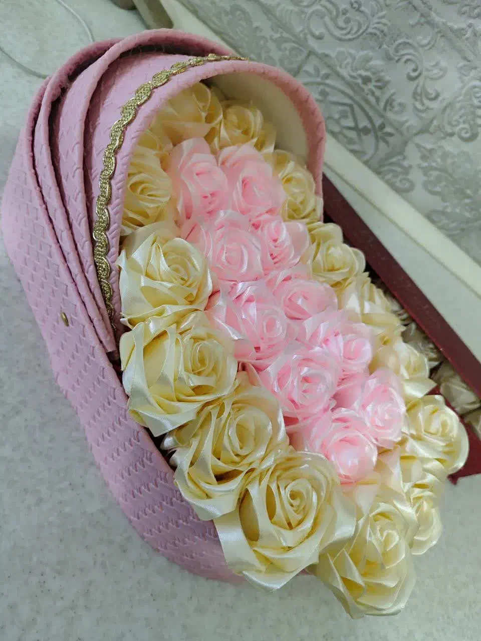 صندوقچه بله برون باکس گل نوزادی باکس ولنتاین|گل مصنوعی|قم, نوبهار|دیوار