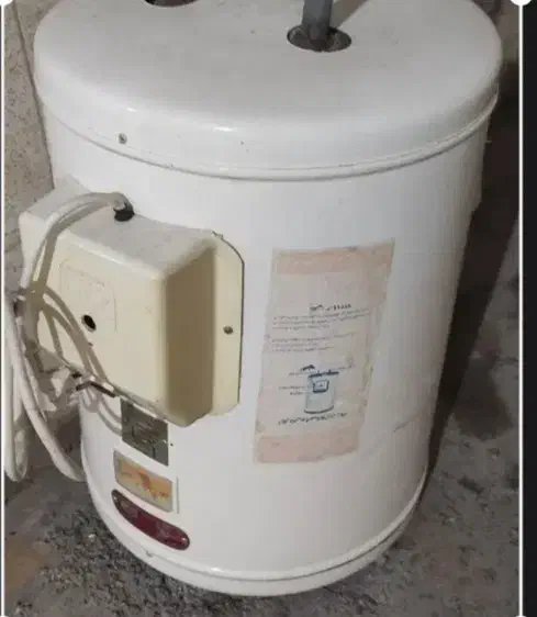 آبگرمکن دیواری برقی سی لیتری|آبگرمکن، پکیج، شوفاژ|بوشهر, |دیوار