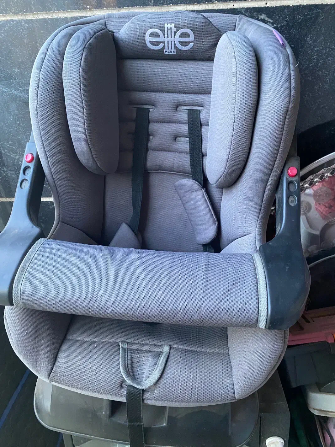 صندلی ماشین کودک|تخت و صندلی بچه|اندیشه, اندیشه فاز ۱|دیوار