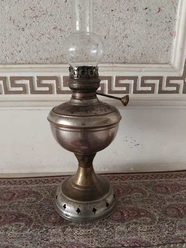 چراغ روشنایی|کلکسیون اشیاء عتیقه|قزوین, |دیوار