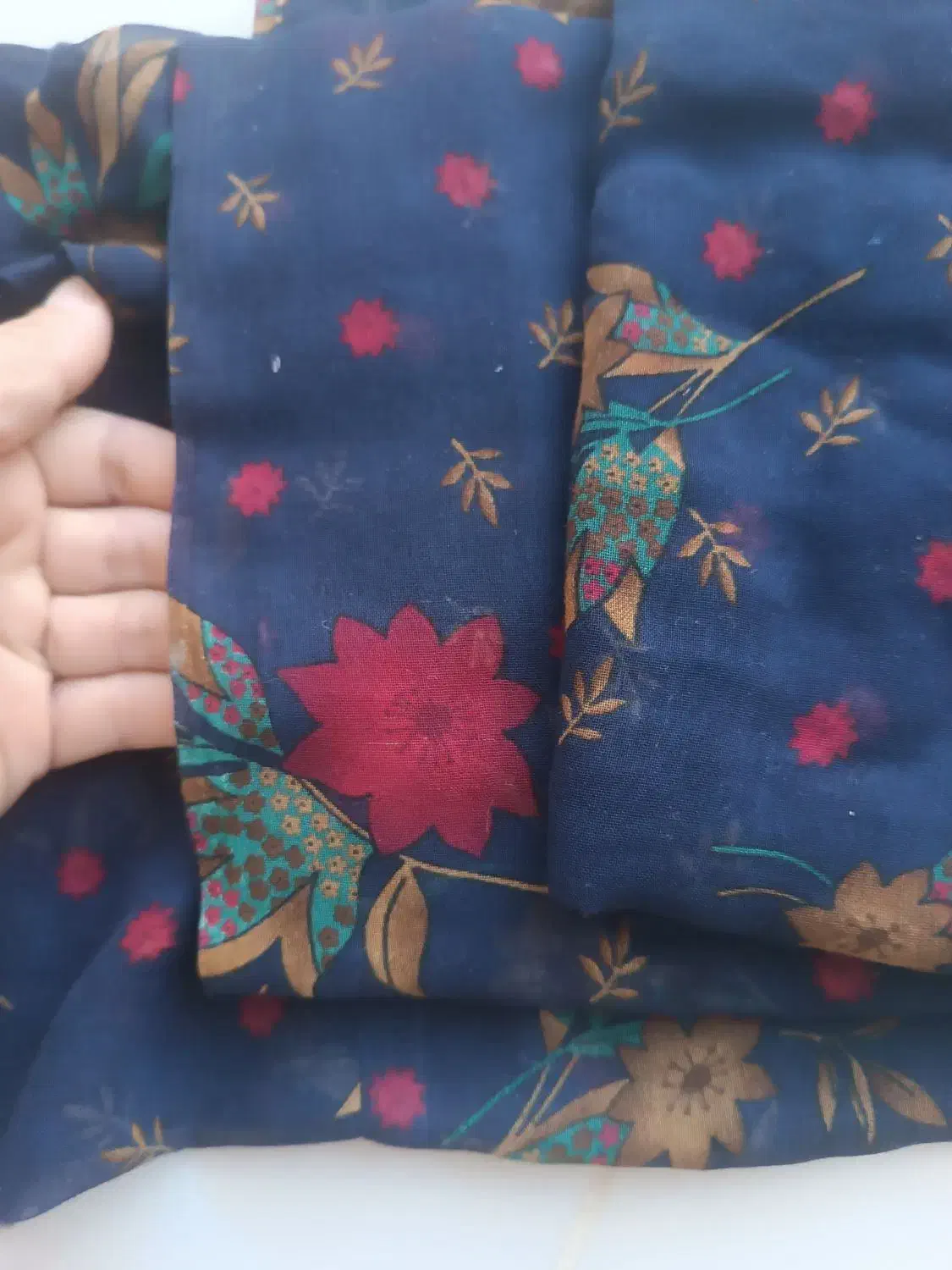 چادر رنگی|لباس|قائن, |دیوار