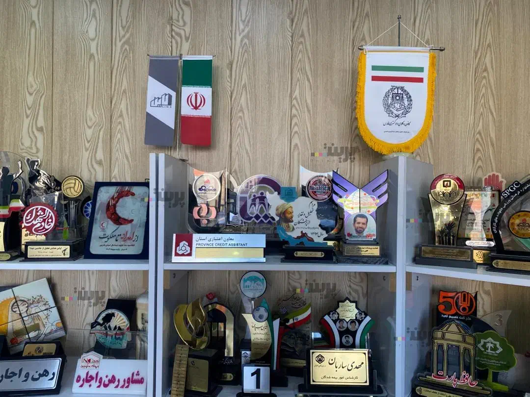 تندیس،لوح تقدیر،تابلو،پلاک،حک و برش لیزر|مجسمه، تندیس، ماکت|شیراز, شیشهگری|دیوار