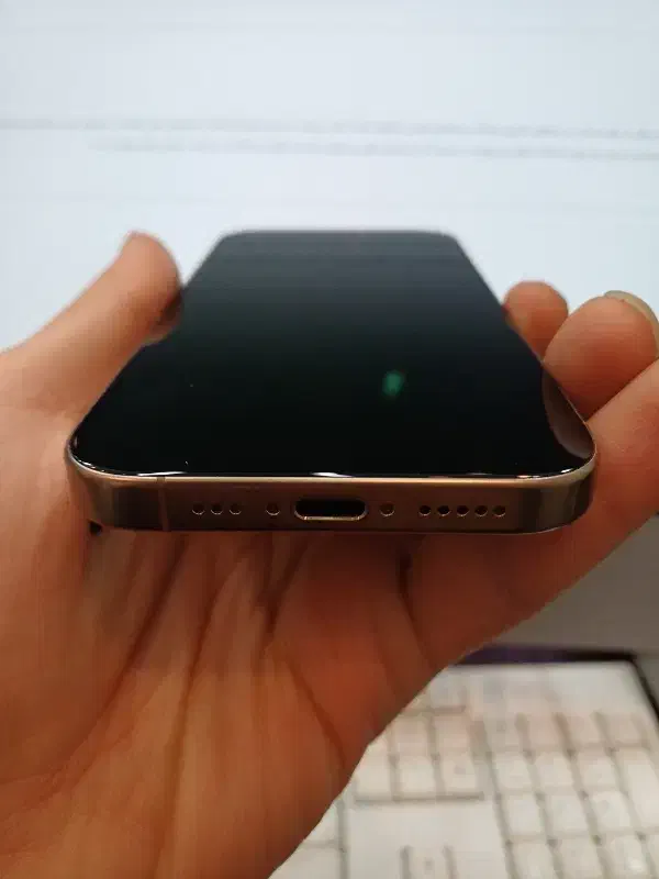 i16 pro ZAA|موبایل|رودهن, |دیوار