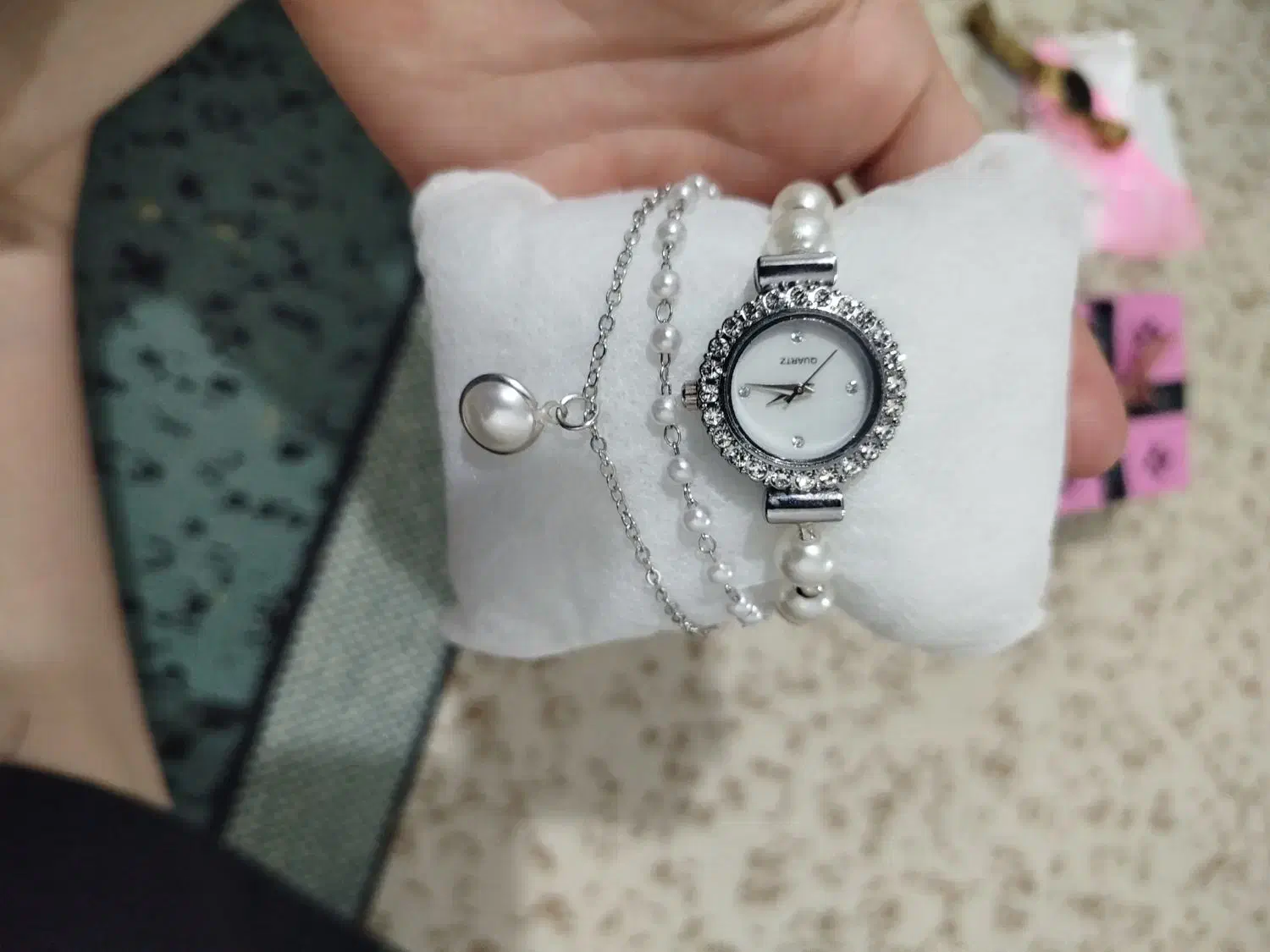 ساعت نو استفاده نشده قیمت۷۵۰تومان|ساعت|پیشوا, |دیوار