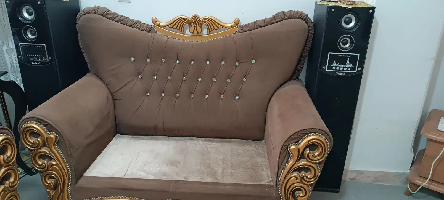 مبل ۷ نفره استیل به همراه میز وسط و عسلی ها|مبلمان خانگی و میز عسلی|تهران, هفده شهریور|دیوار