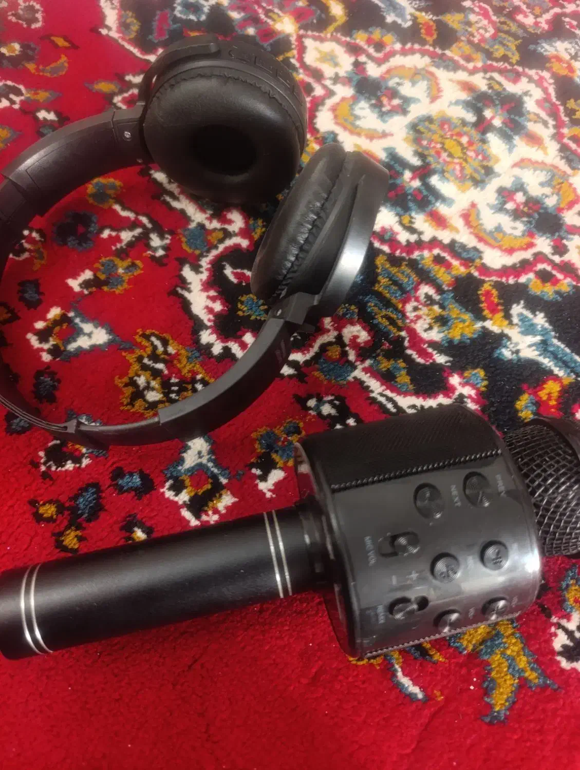 یه عددهنسفری هدفن دار|سیستم صوتی خانگی|ایوان, |دیوار