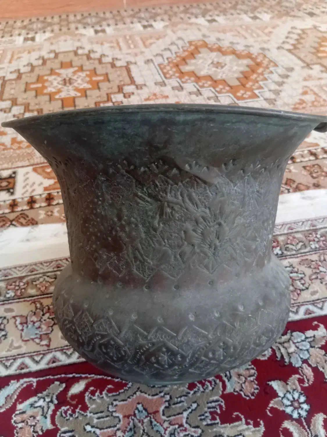 ظرف قدمت دار با نقش نگار|کلکسیون اشیاء عتیقه|دورود, |دیوار