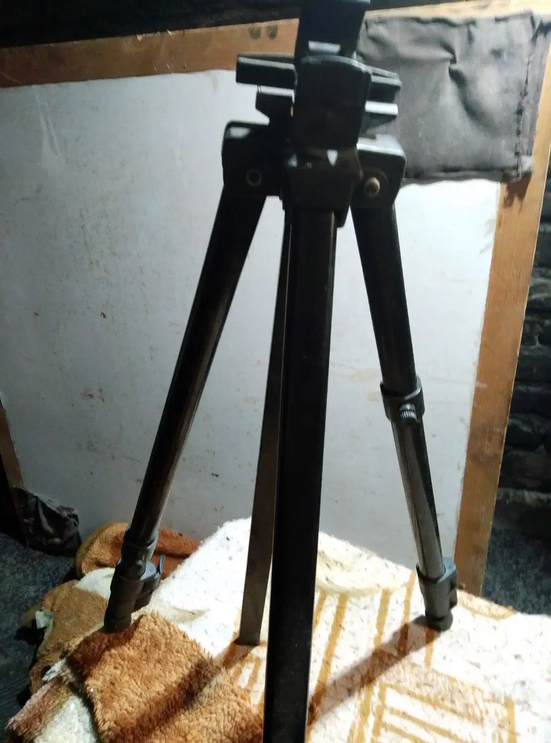 سه پایه دوربین عکاسی|دوربین عکاسی و فیلم‌برداری|تهران, باغ فردوس|دیوار