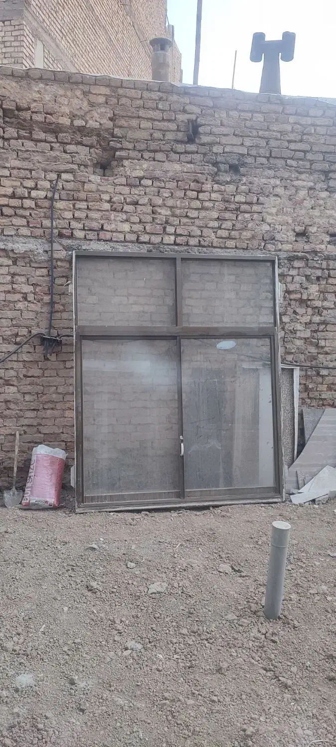 پنجره الومینیوم درب خونه درب باغ درب کارگاه|مصالح و تجهیزات ساختمان|اصفهان, فروردین|دیوار