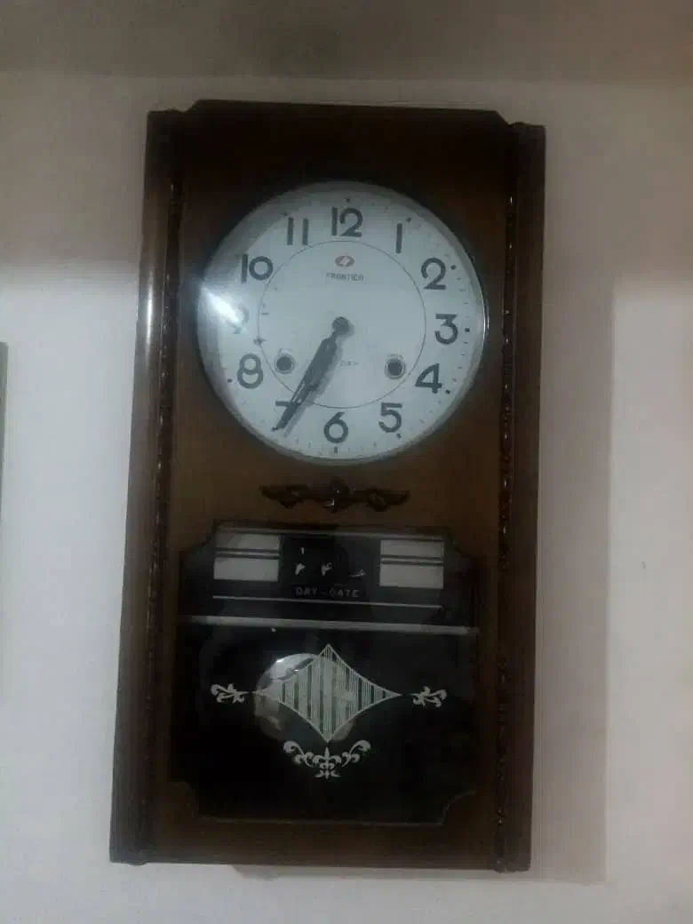 ساعت دیواری قدیمی عتیقه|ساعت دیواری و تزئینی|شیراز, مسلم|دیوار