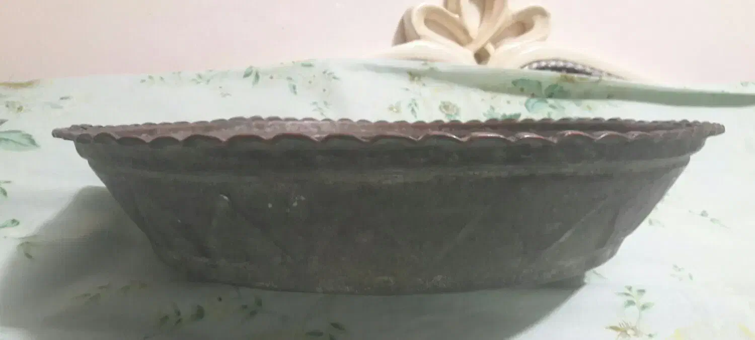 یک عدد تشت بزرگ مسی بسیار بسیار قدیمی قطر 60 سانت|کلکسیون اشیاء عتیقه|ساری, |دیوار