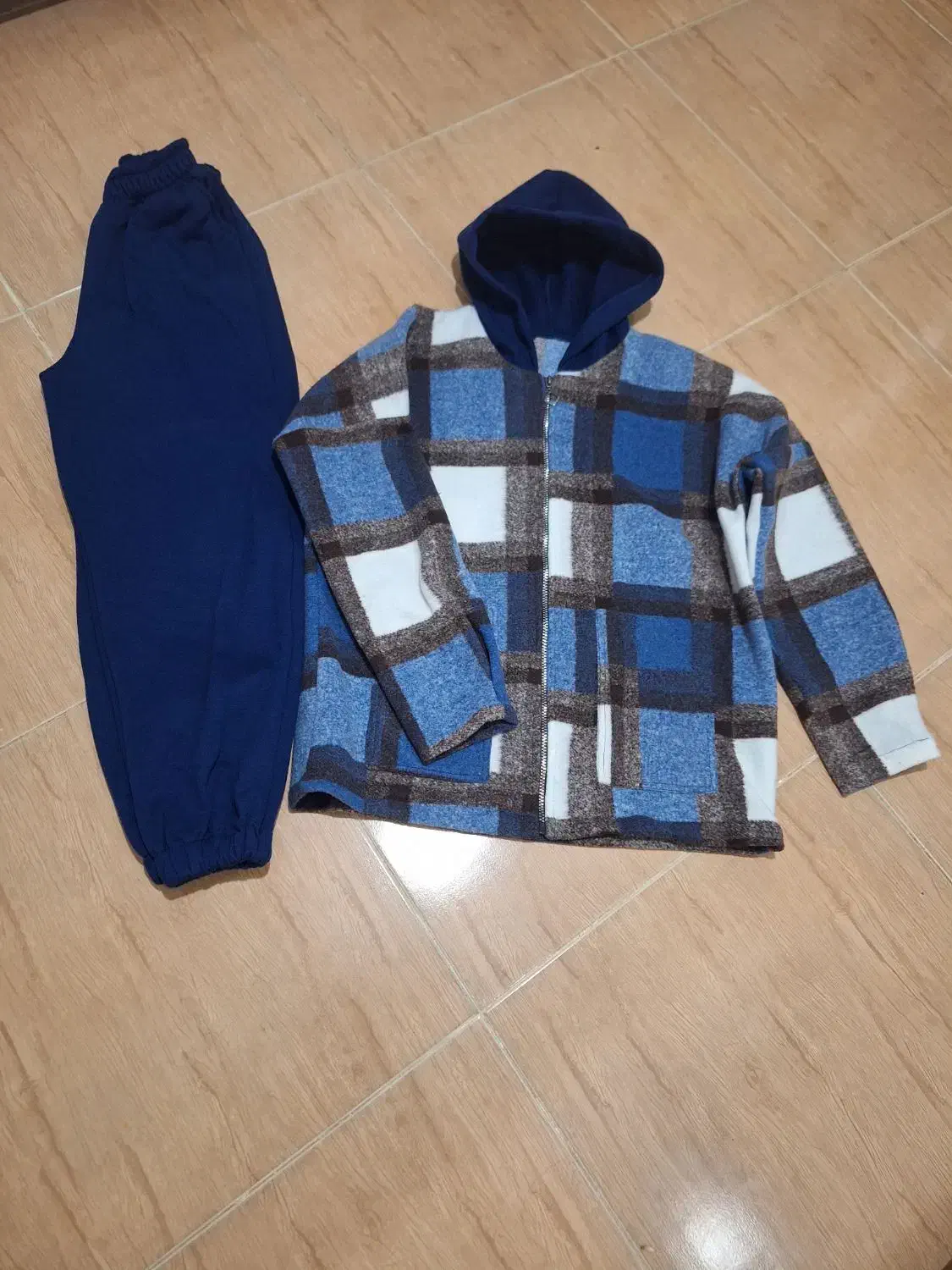 هودی و شلوار ۶۵۰ هزار فقط فقط انلاین|لباس|رشت, معلم|دیوار