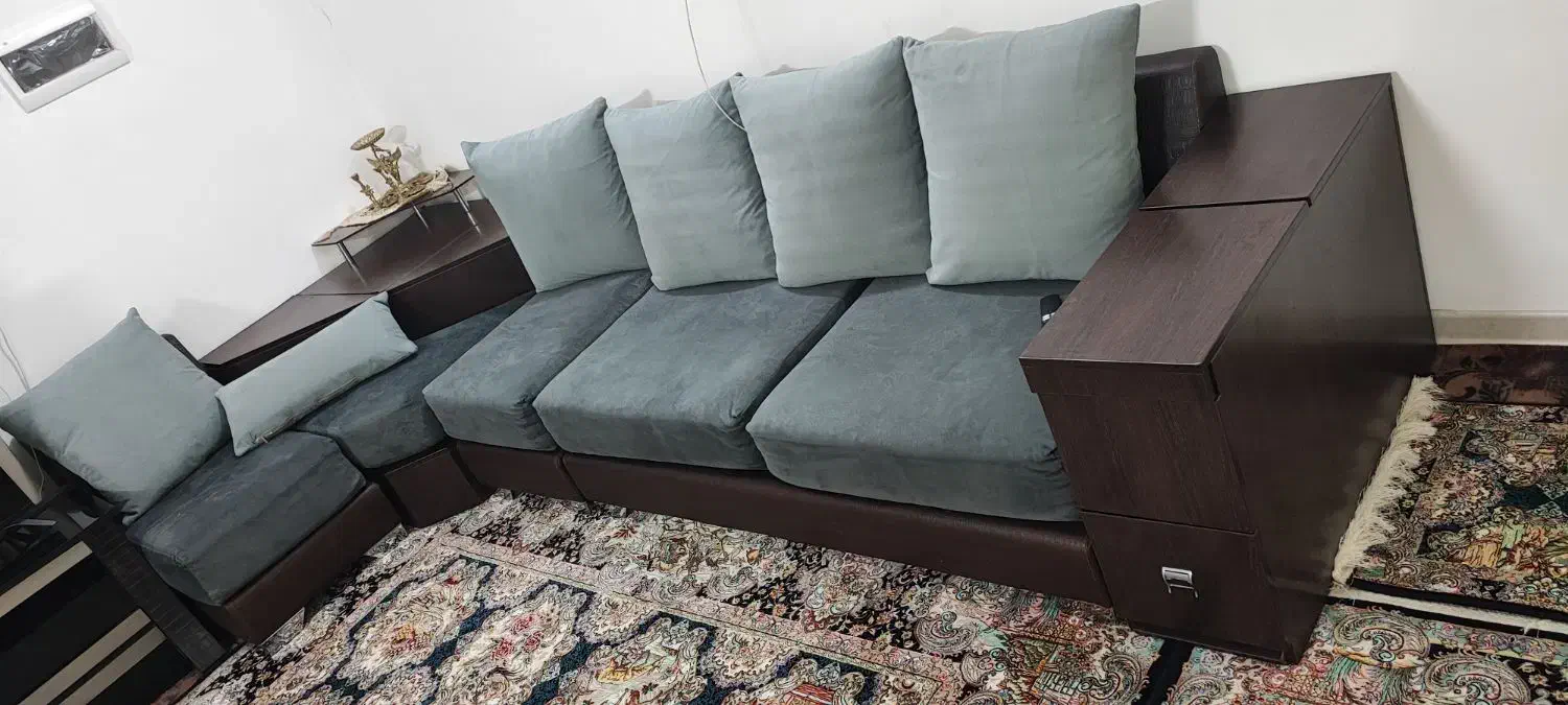 آینه و شمعدان برنز اصل.میز تلویزیون.و مبل ال کنجی|آینه|زنجان, |دیوار