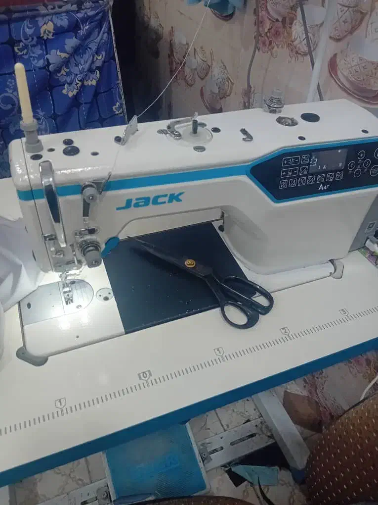 چرخ خیاطی نامنظم|چرخ خیاطی و ریسندگی|سراوان, |دیوار