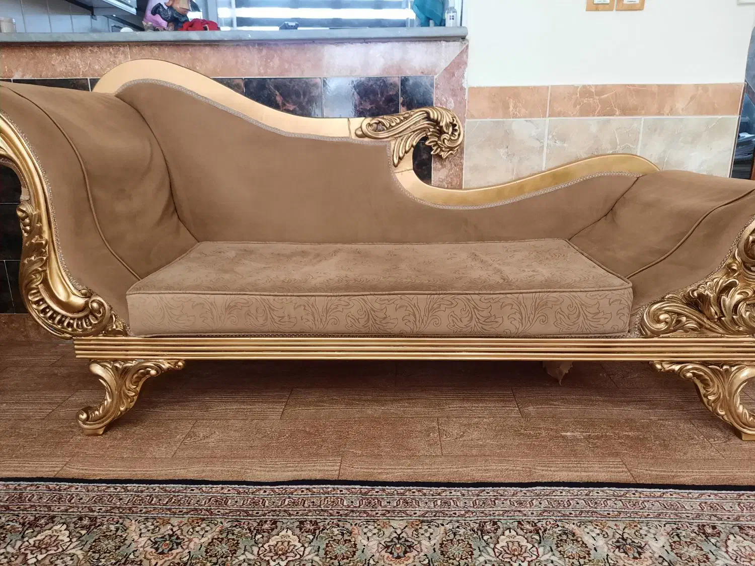 مبل ۸ نفره مدل کلاسیک رنگ شتری با جلو مبلی|مبلمان خانگی و میز عسلی|مرند, |دیوار