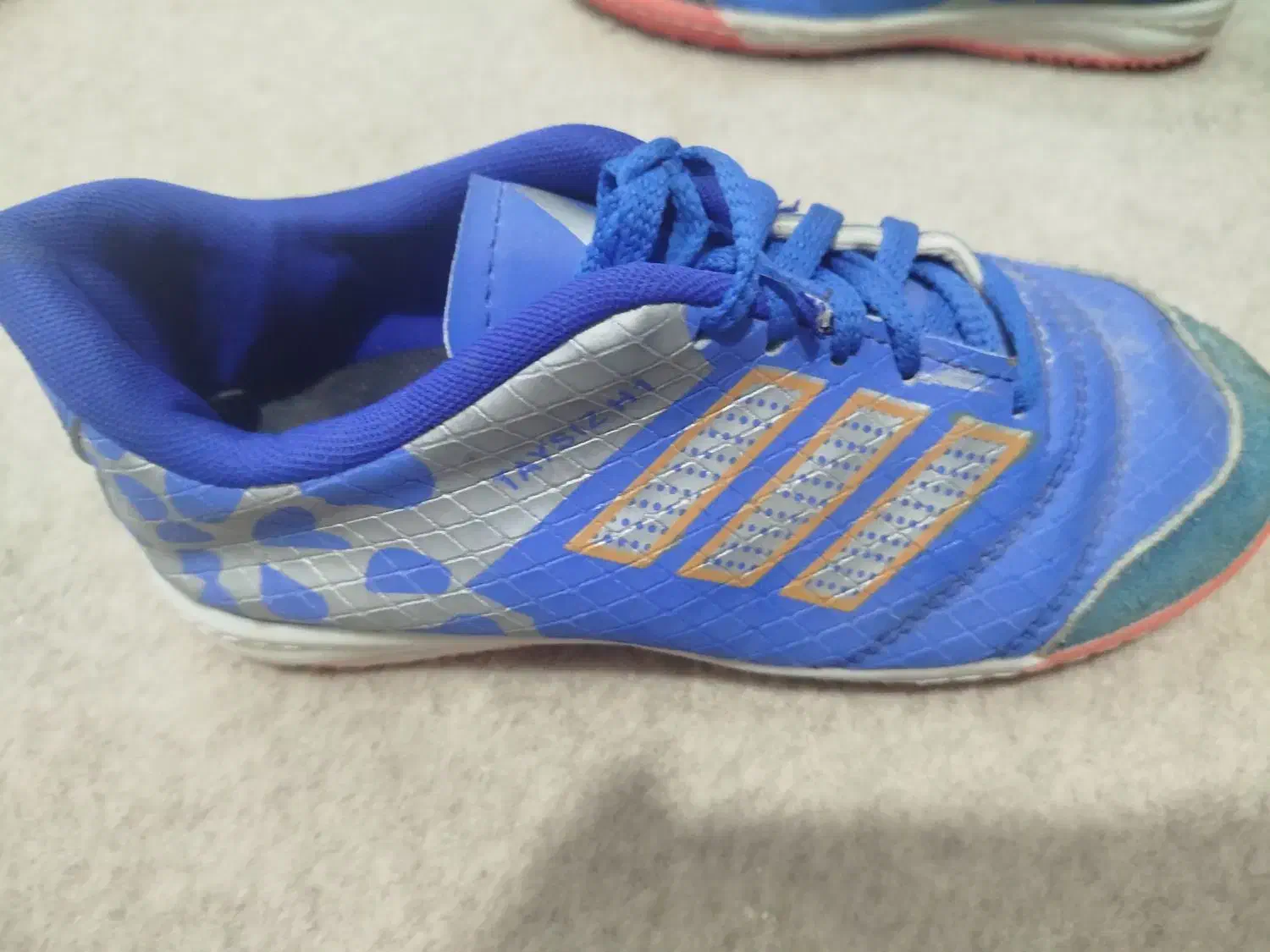 کفش فوتسالو نیم پوت|کیف، کفش، کمربند|کنگاور, |دیوار