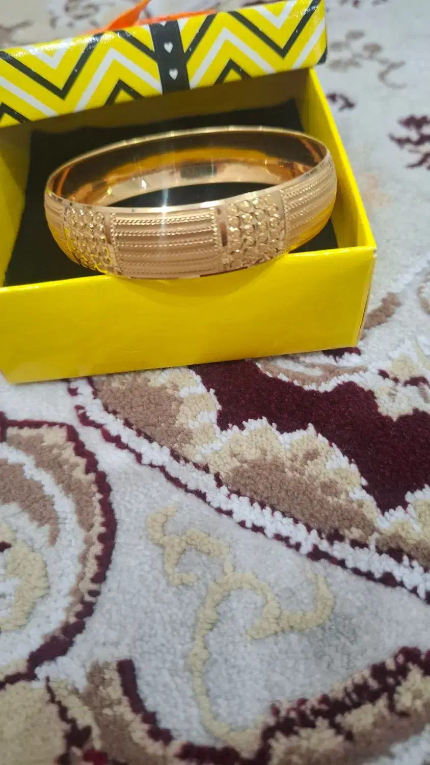 تکپوش|جواهرات|اهواز, سپیدار|دیوار