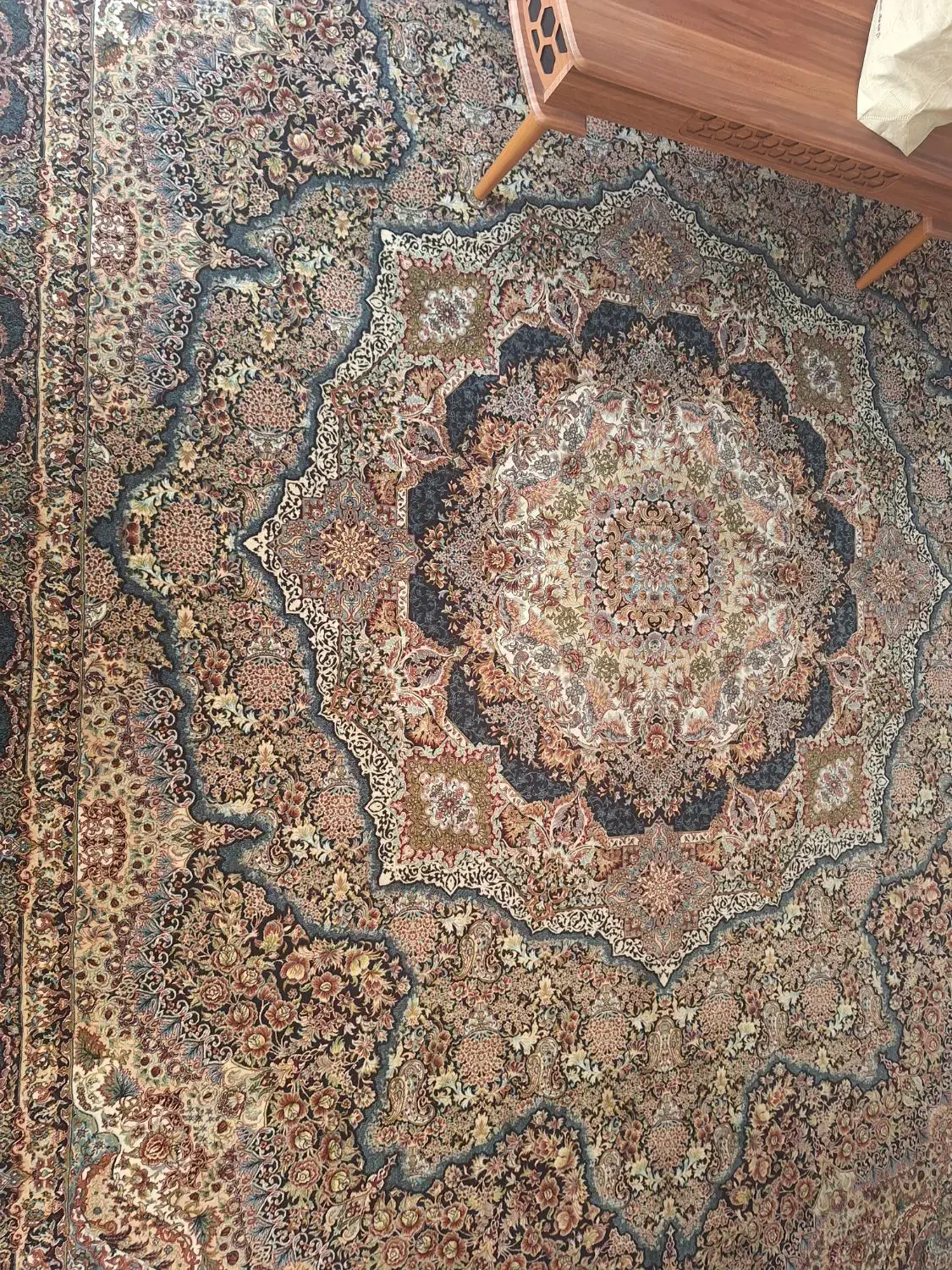 فرش|فرش|تهران, آهنگ|دیوار