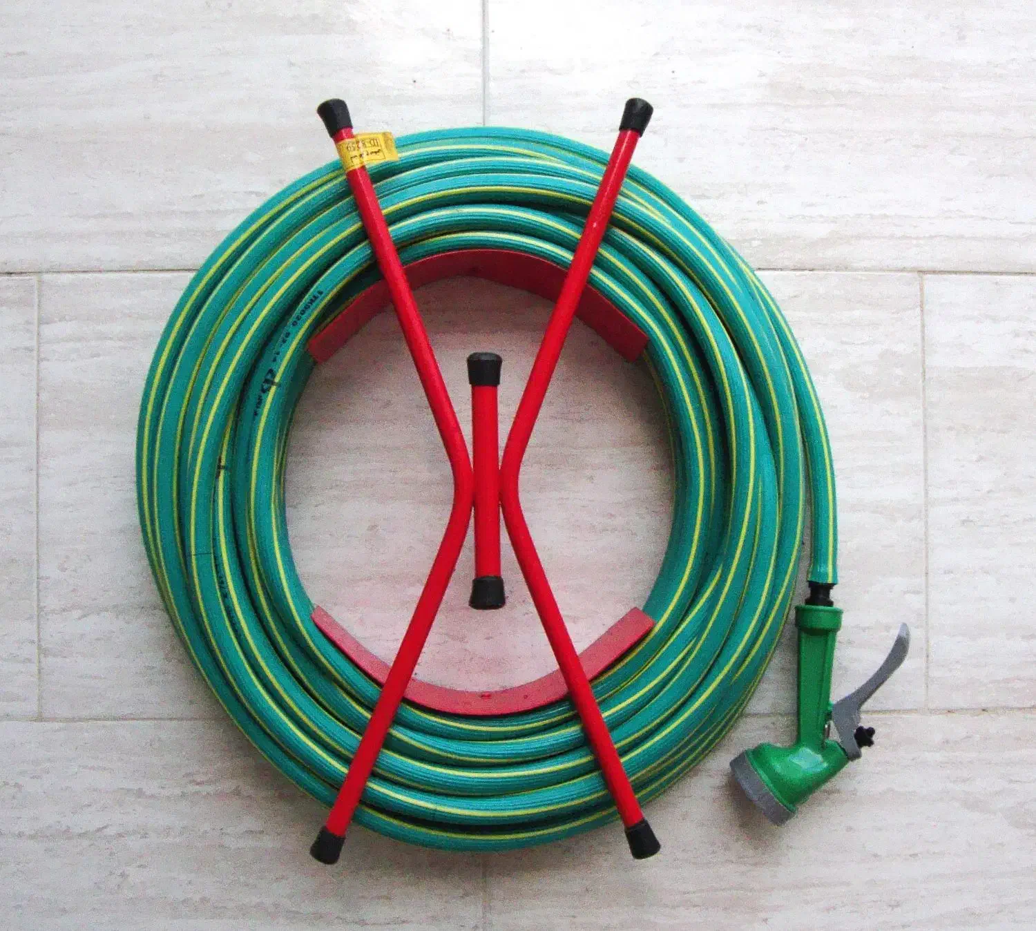 فروش انواع شیلنگ جمع کن دیواری شکیل|مصالح و تجهیزات ساختمان|شیراز, ارم|دیوار