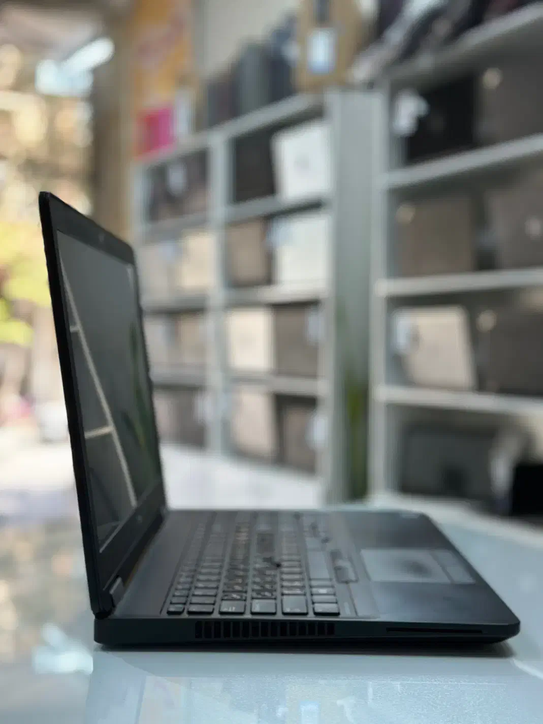 لپ تاپ دل درحد نو گرافیک دار i7 (گارانتی کتبی)|رایانه همراه|کاشان, معلم|دیوار