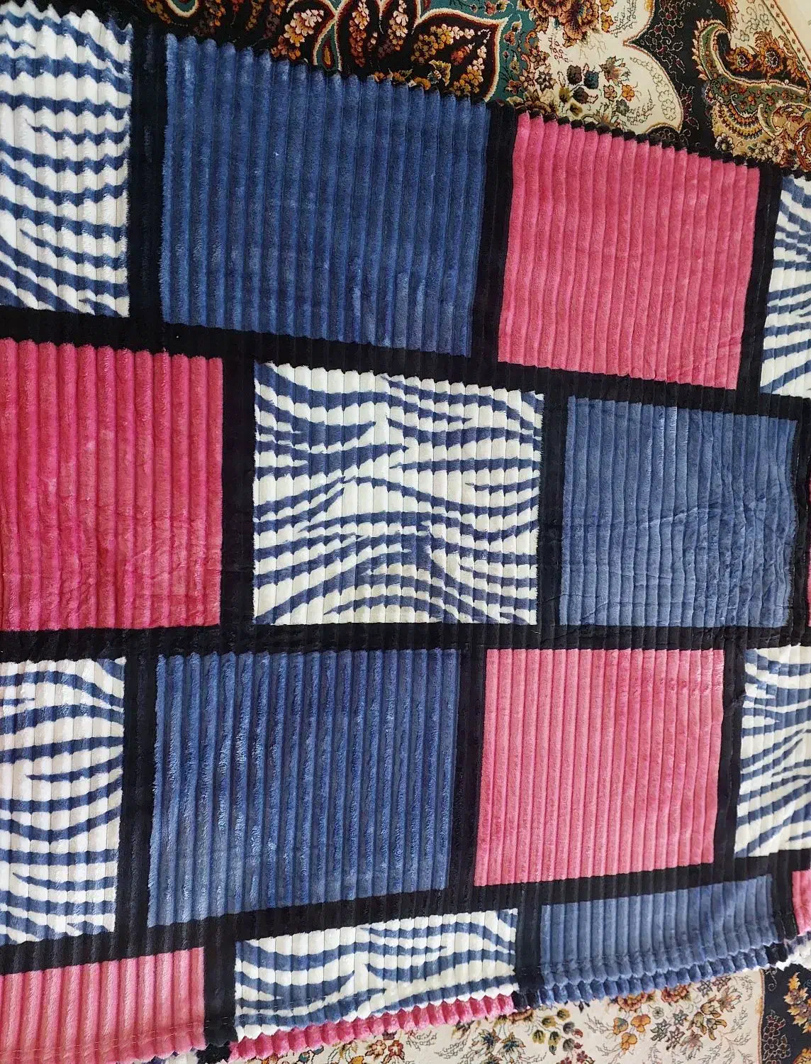 انواع پتوهای دونفره و یکنفره سنگین و نیمه سنگین|رختخواب، بالش، پتو|محمدیه-قزوین, |دیوار