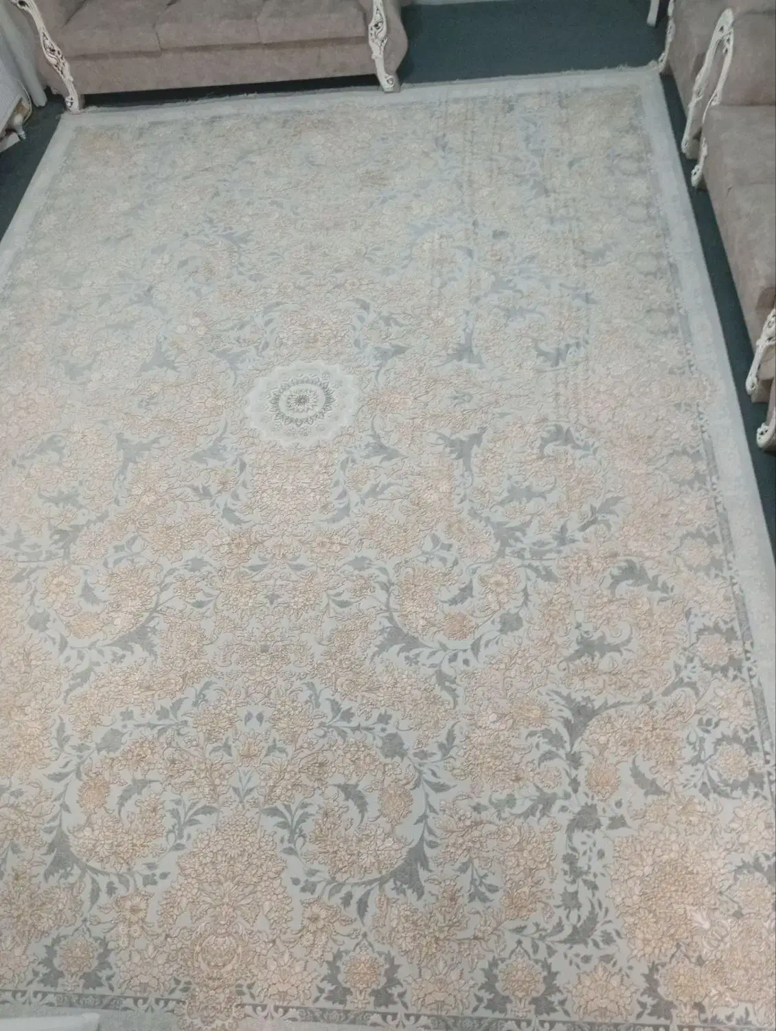 فرش ۱۲ متری گل برجسته نو نو استفاده نشده|فرش|الوند, |دیوار