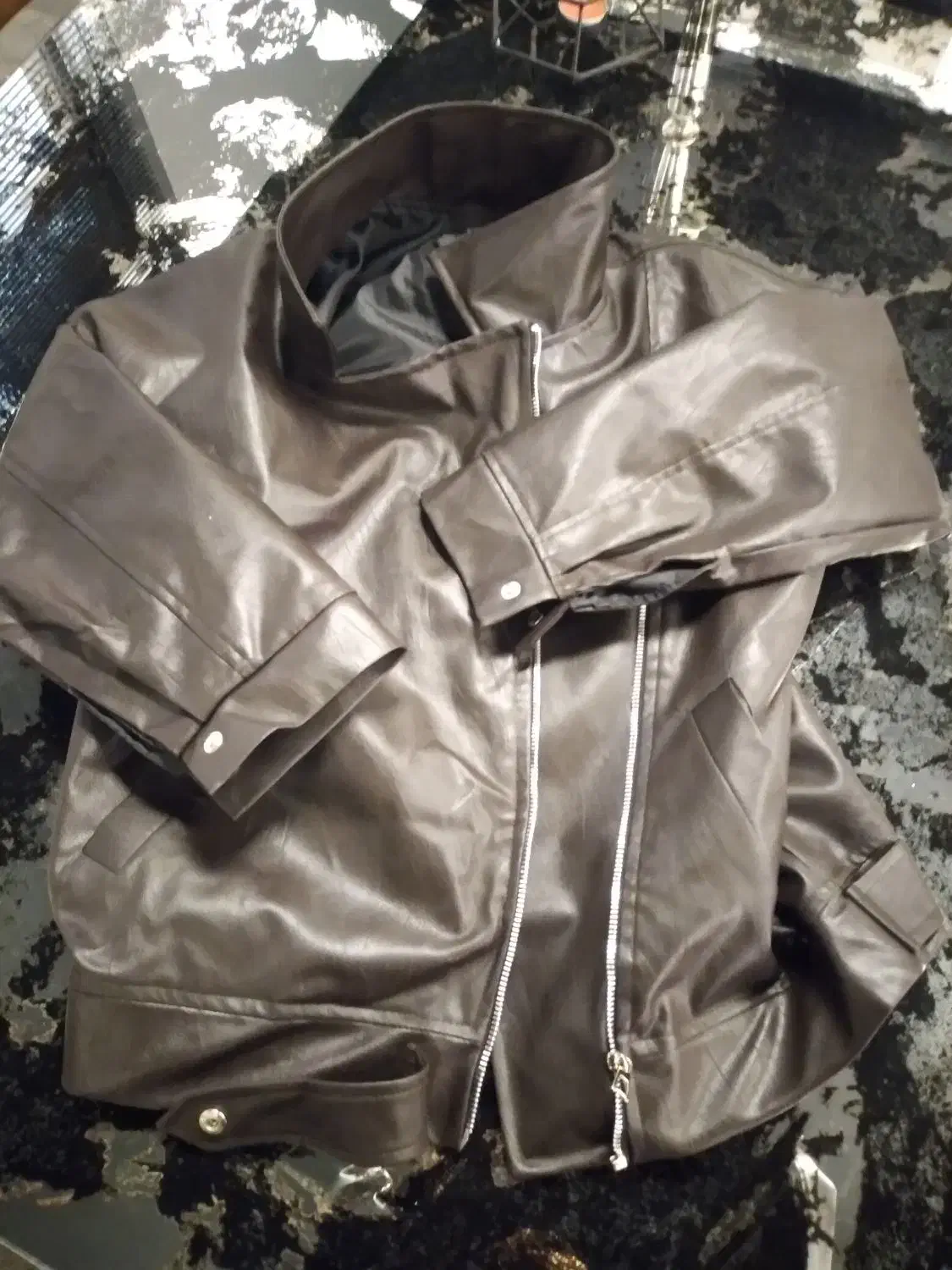 کت چرم|لباس|مشهد, سجاد شهر|دیوار