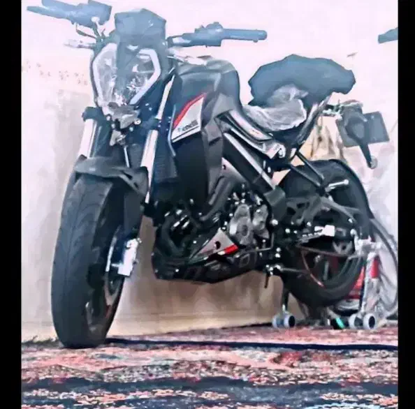 بنلی 180 مدل 1403 کارکرد 4 هزار واقعی|موتورسیکلت|قم, باجک یک|دیوار