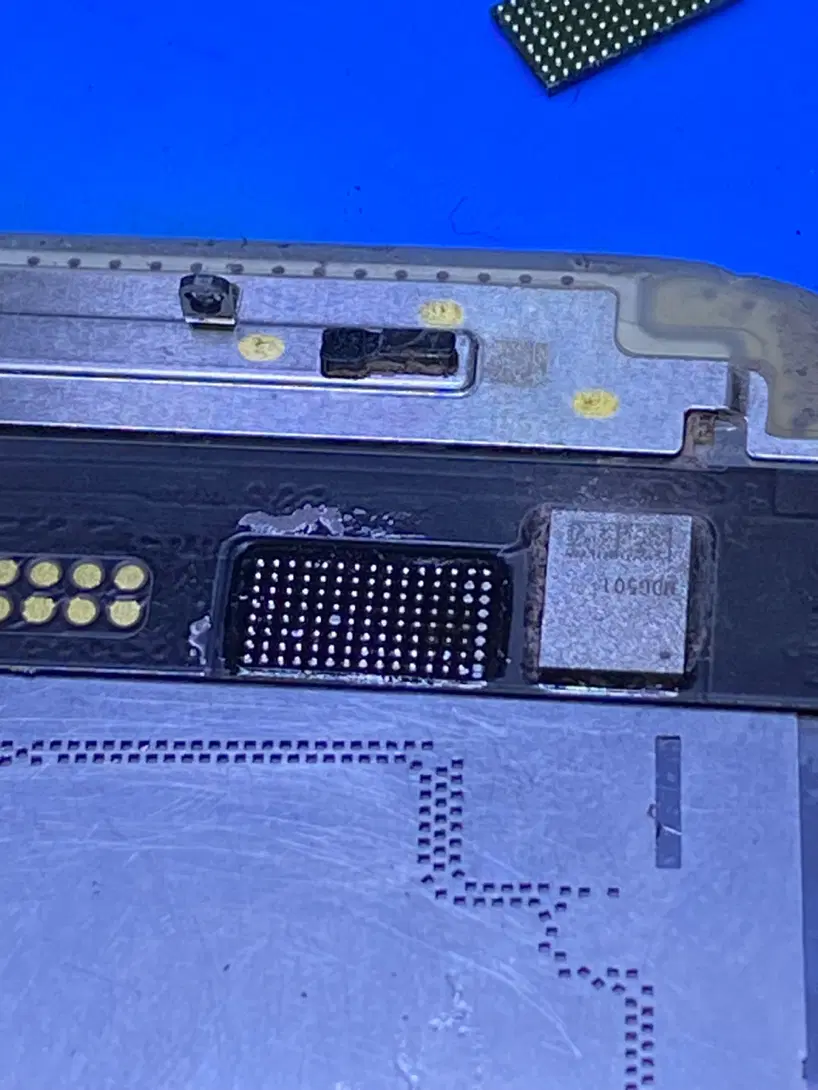 LCD iPhones|خدمات رایانهای و موبایل|تهران, استاد معین|دیوار