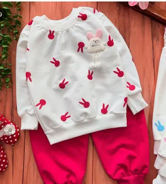 لباس بچگانه|کفش و لباس بچه|گنبد کاووس, |دیوار