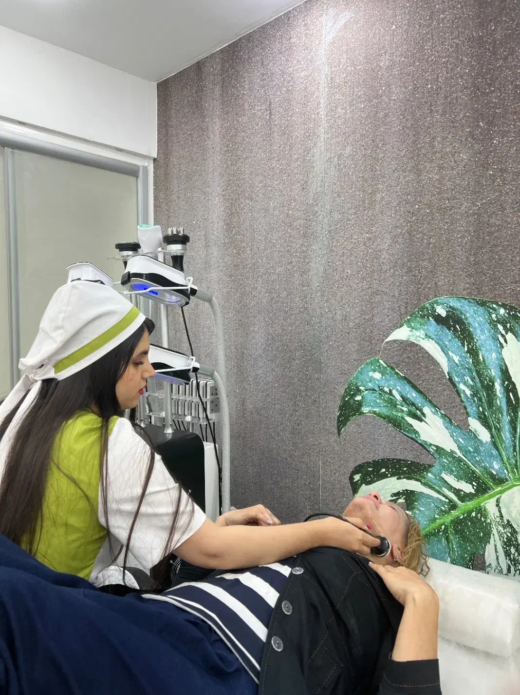 استخدام اپراتور دستگاه لاغری در کلینیک زیبایی|استخدام درمانی، زیبایی، بهداشتی|بندرعباس, |دیوار