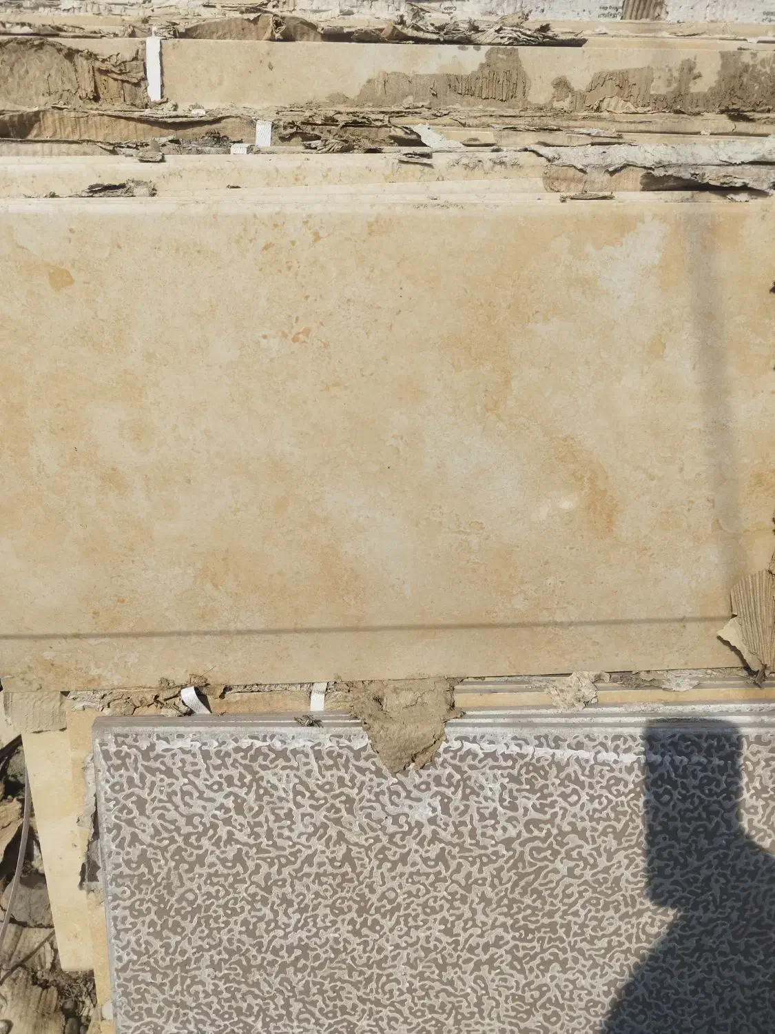 سنگ نمای ساختمان ۴۰ متر ..قرنیز سرخود|مصالح و تجهیزات ساختمان|پره‌سر, |دیوار