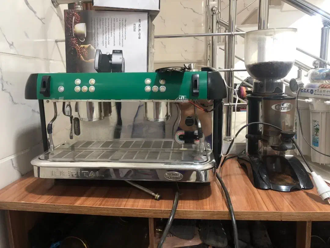 دستگاه صنعتی قهوه به همراه آسیاب صنعتی|کافی‌شاپ و رستوران|بروجرد, |دیوار