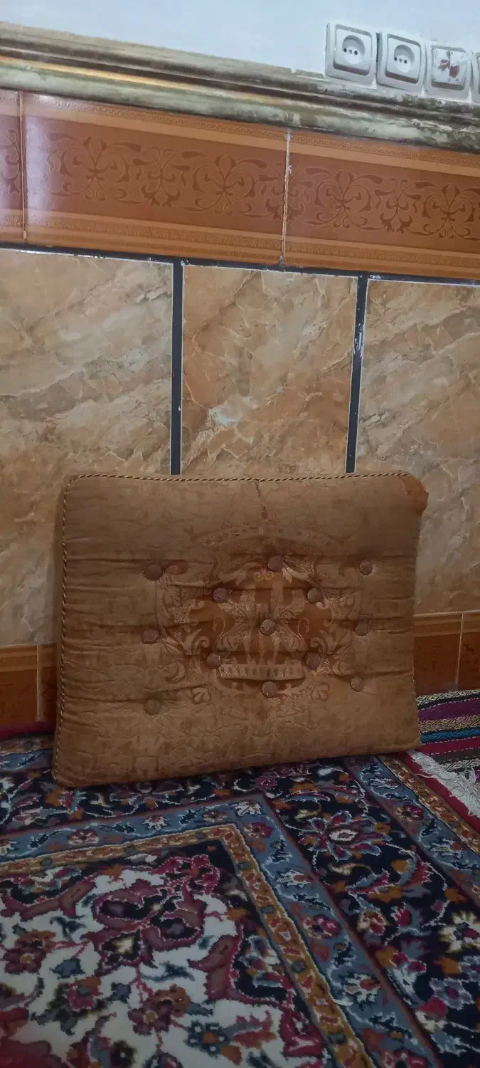 پشتی|مبلمان خانگی و میز عسلی|دهدشت, |دیوار