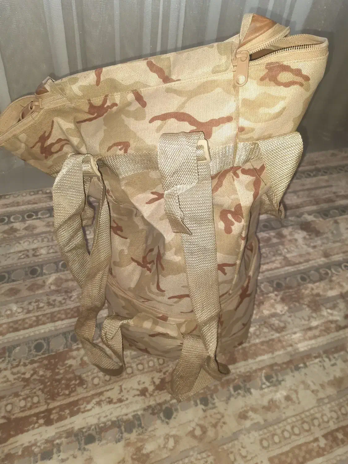 کیف و کوله سربازی|کیف، کفش، کمربند|نیشابور, چاه بلند|دیوار