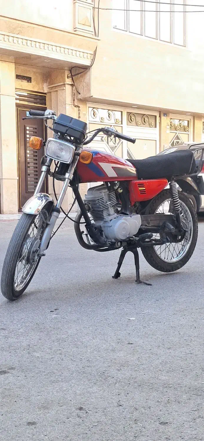 هندا ۸۲|موتورسیکلت|قم, شاه ابراهیم|دیوار