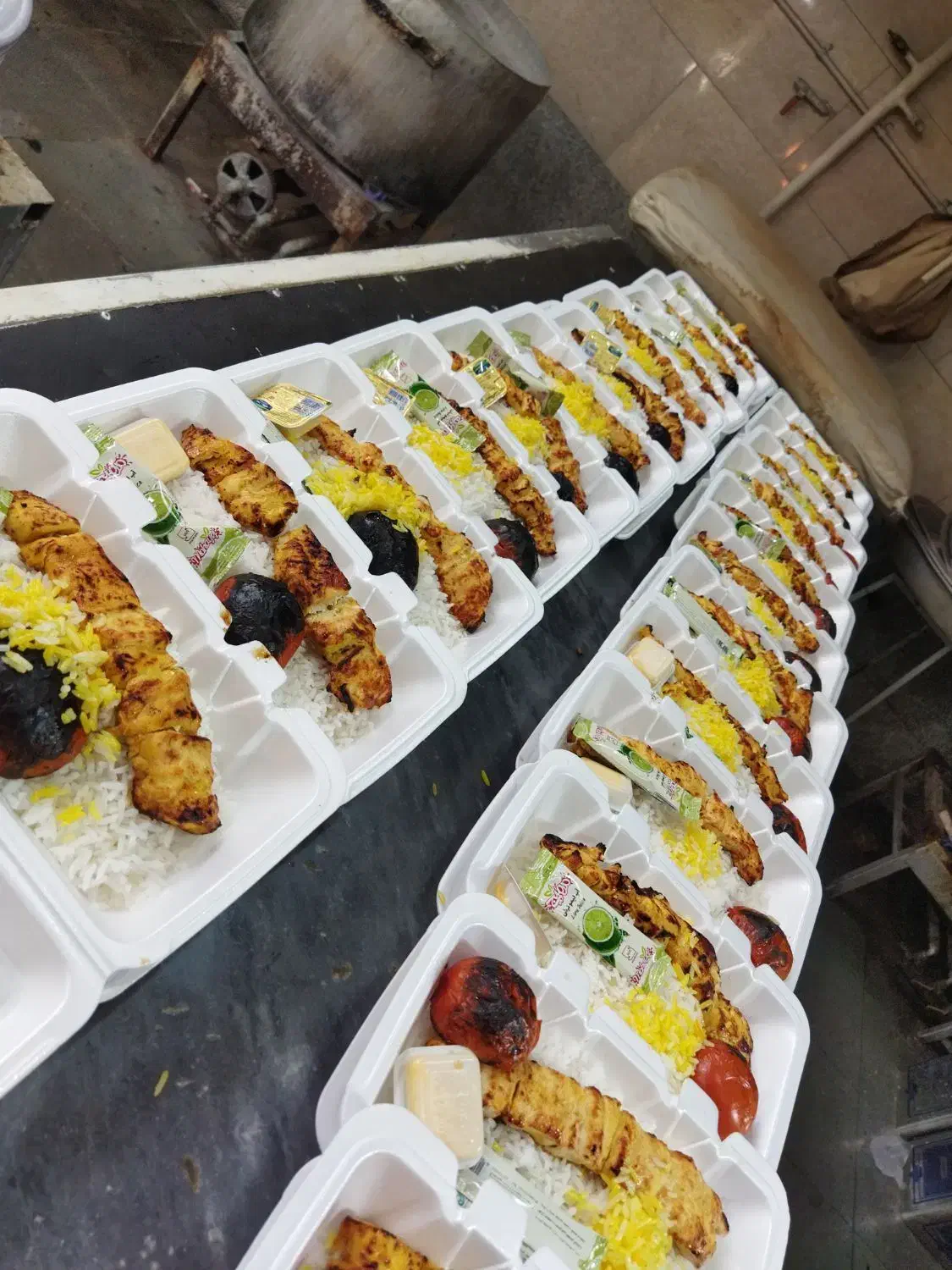 غذای پرسنلی|خدمات پذیرایی، مراسم|قم, باغ کرباسی|دیوار