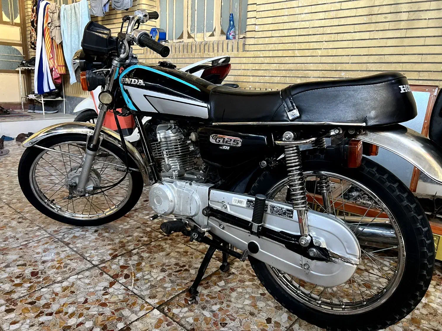 هندا سی دی ای ژاپن|موتورسیکلت|شوش, |دیوار