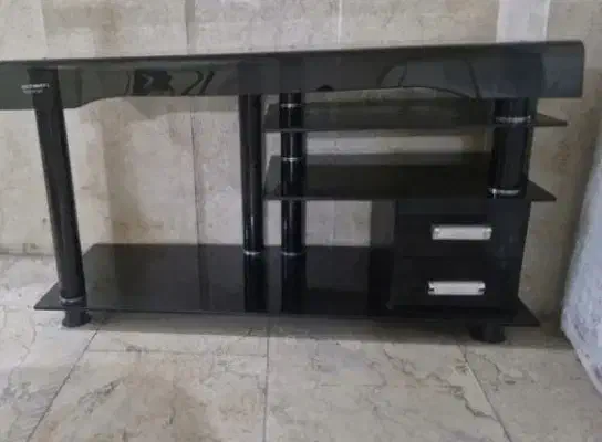 میز شیشه ای ترک  خارجی بسیار تمیز|میز تلویزیون|کوهدشت, |دیوار