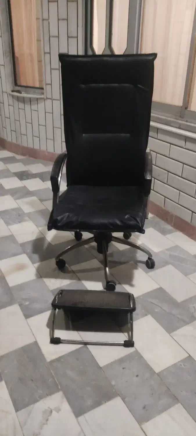 صندلی چرخدار|صندلی و نیمکت|ساوه, |دیوار