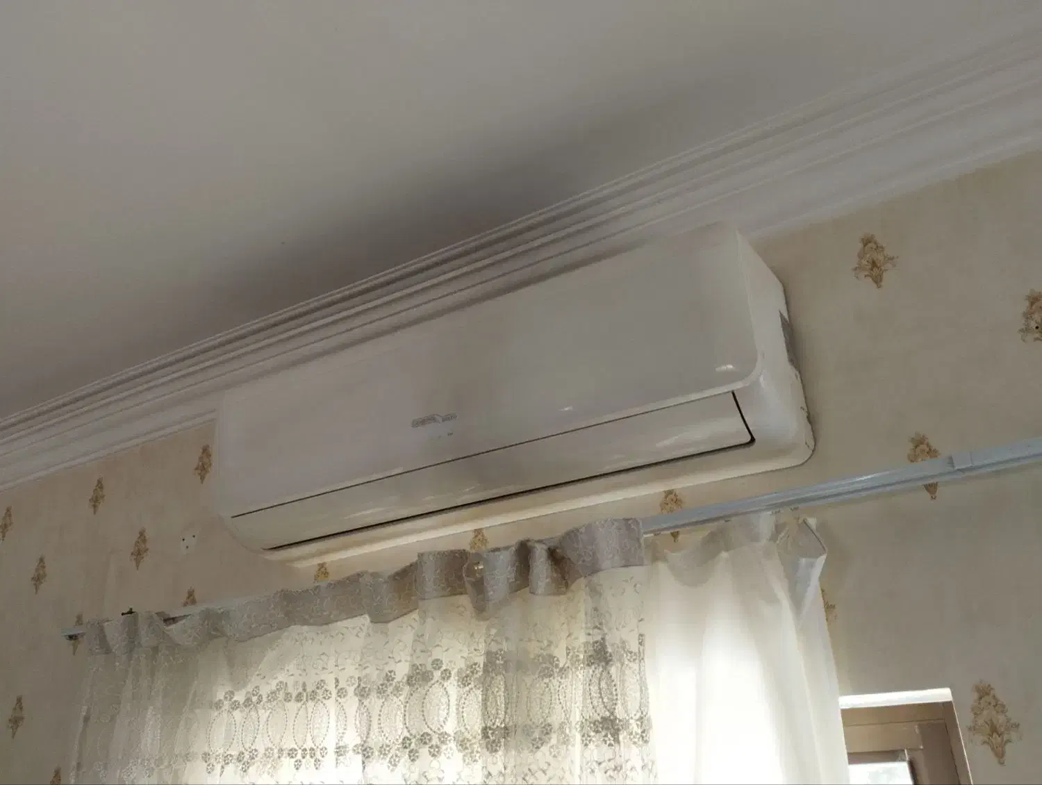 اسپیلت ۲۴ هزار جنرال گلد|کولر گازی و فنکوئل|گنبد کاووس, |دیوار