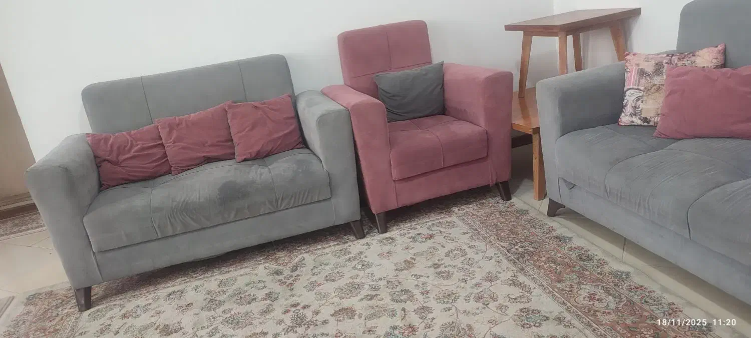 مبلمان هفت نفره|مبلمان خانگی و میز عسلی|گلبهار, شهر جدید گلبهار|دیوار