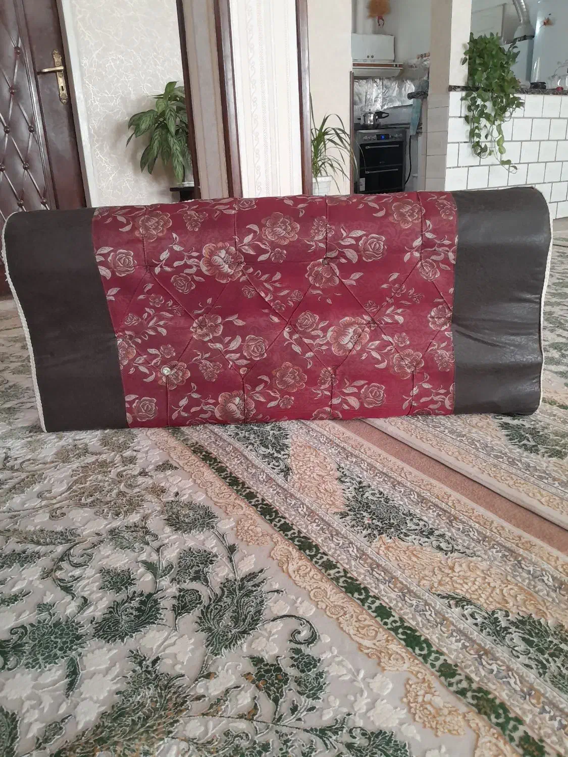 پشتی زیبا و جنس ژاکارد|پشتی|نورآباد, |دیوار